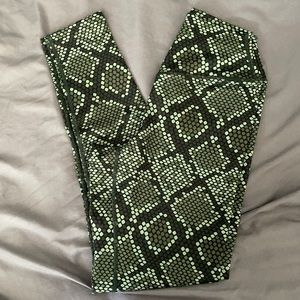 Balance Athletica green viper leggings